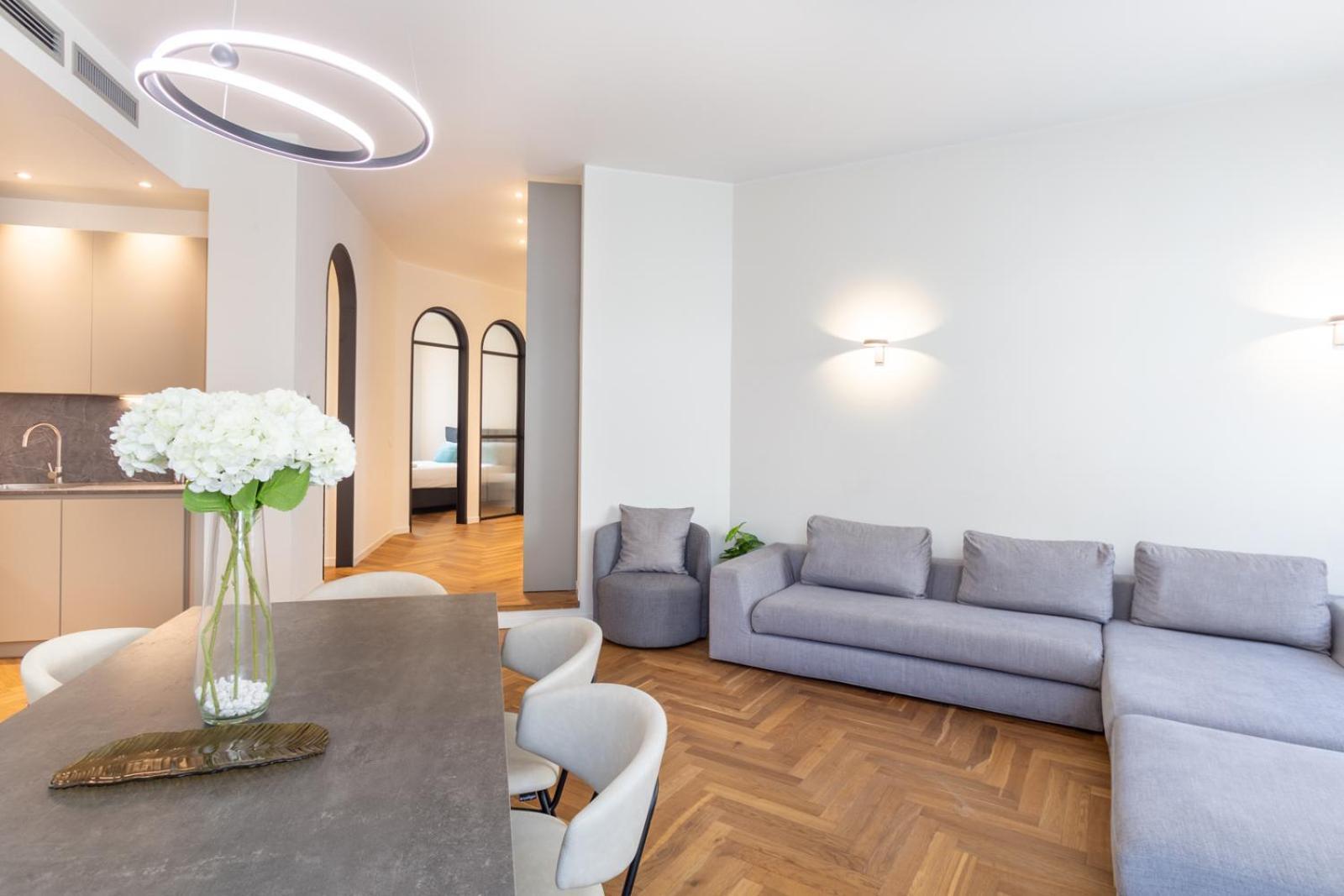 Cool And Big Duomo - White Apartment Milan
